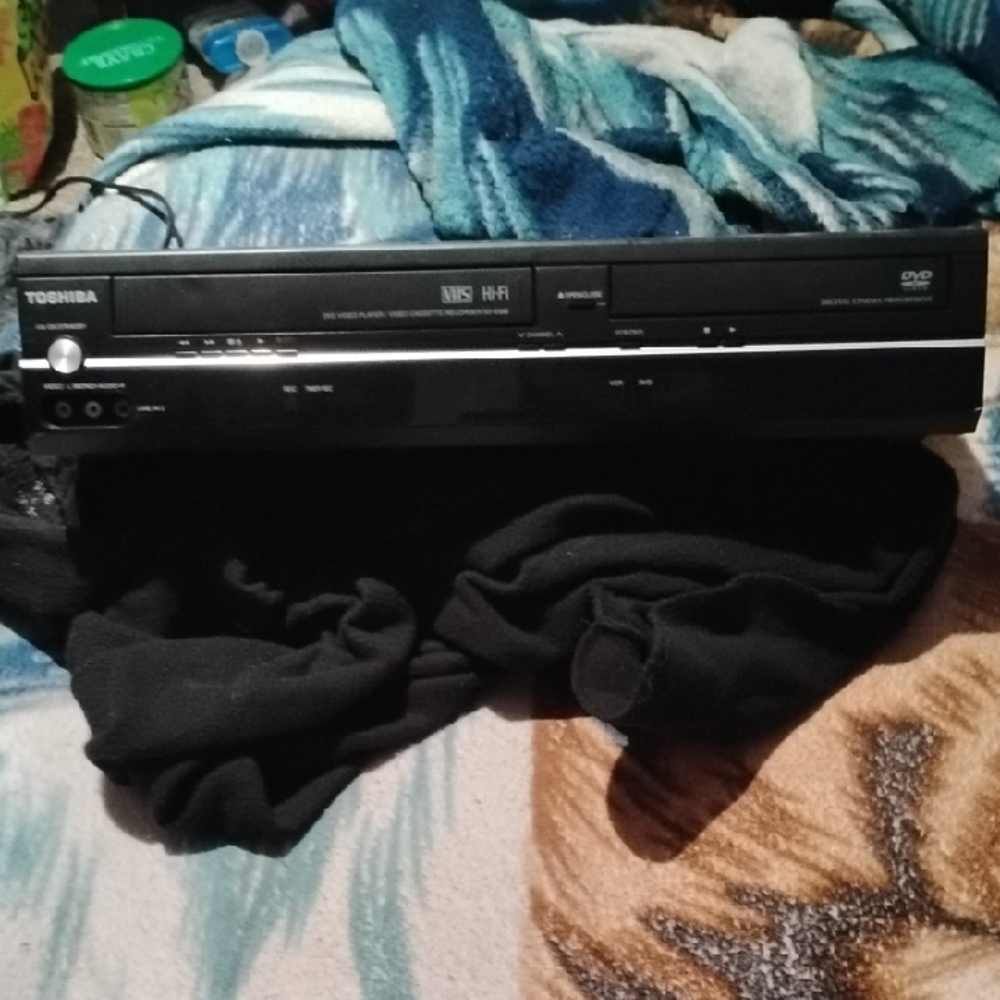 Toshiba Black Portable DVD VHS Player